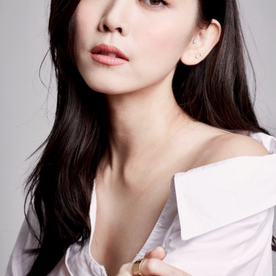 Photography by Ryan Chiu | Makeup by Chin Mun from Diva Production | Hair by Makeover Hair Salon