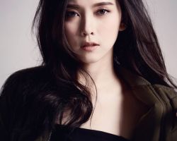 Photography by Ryan Chiu | Makeup by Chin Mun from Diva Production | Hair by Makeover Hair Salon