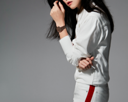 Casual
Natalia wears the Omega Trésor 39mm watch in stainless steel with grey dial and embossed leather-strap