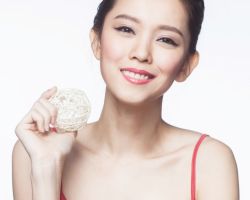 Photography by Shavonne Wong | Makeup by Elyn Chan | Hair by Kenjo Salon | Apparel: Eve by Eve Tan | Styling by Jamie Ng